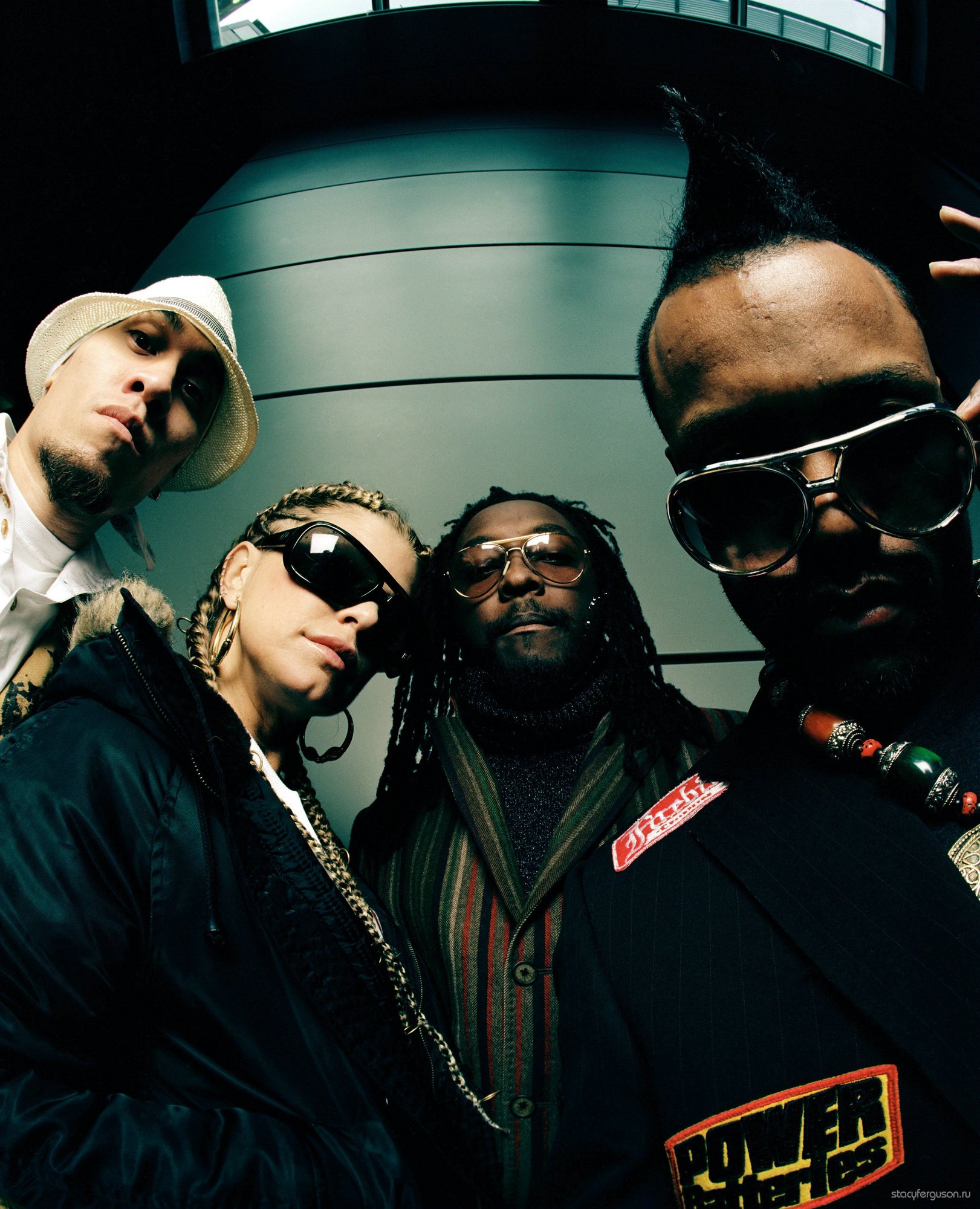 Eyed peas. Black eyed Peas. Ким Хилл Black eyed. Black eyed Peas Постер. Black eyed Peas 2004.